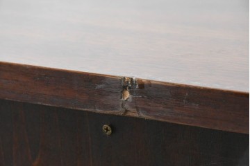 中古　高級品　マホガニー材　ヒッコリーチェア(HICKORY CHAIR)　優雅な象嵌が印象的なサイドボード　定価約94万円　(R-083592)