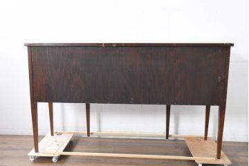 中古　高級品　マホガニー材　ヒッコリーチェア(HICKORY CHAIR)　優雅な象嵌が印象的なサイドボード(コンソールテーブル、サイドキャビネット、収納棚、戸棚、飾り棚)(定価約94万円)(R-083592)
