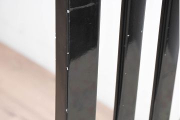 和製ビンテージ　希少モデル　コクヨ(KOKUYO)　モダンな縦格子デザインが素敵!シックなブラック塗装のダイニングチェア6脚セット(アームレスチェア、椅子、イス、ヴィンテージ、バラ売り可能)(R-083593)