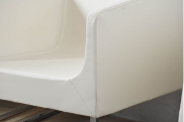 中古　展示品　美品　相合家具製作所(SOGOKAGU)　フェイクレザー　洗練されたモダンデザインが魅力の1Pソファ4脚セット(一人掛けソファ、1人掛けソファ、アームチェア、椅子、イス、バラ売り可能)(定価約44万円)(R-083594)