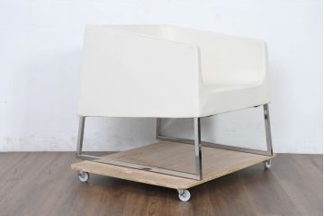 中古　展示品　美品　相合家具製作所(SOGOKAGU)　フェイクレザー　洗練されたモダンデザインが魅力の1Pソファ4脚セット(一人掛けソファ、1人掛けソファ、アームチェア、椅子、イス、バラ売り可能)(定価約44万円)(R-083594)