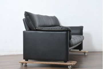 中古　美品　展示品　カリモク家具(karimoku)　Chitano(チターノ)　Z181モデル　本革　スタイリッシュなデザインがかっこいい3人掛けソファ(三人掛け、3Pソファ、トリプルソファ、アームソファ)(定価約36万円)(R-083595)