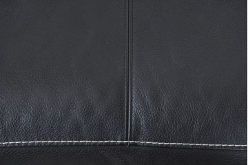 中古　美品　展示品　カリモク家具(karimoku)　Chitano(チターノ)　Z181モデル　本革　スタイリッシュなデザインがかっこいい3人掛けソファ(三人掛け、3Pソファ、トリプルソファ、アームソファ)(定価約36万円)(R-083595)