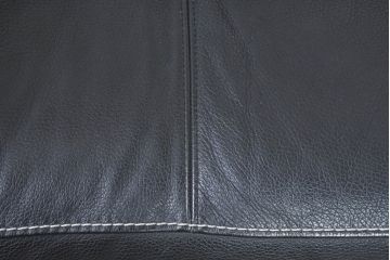 中古　美品　展示品　カリモク家具(karimoku)　Chitano(チターノ)　Z181モデル　本革　スタイリッシュなデザインがかっこいい3人掛けソファ(三人掛け、3Pソファ、トリプルソファ、アームソファ)(定価約36万円)(R-083595)