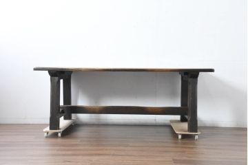 中古　飛騨産業　キツツキ　PROVINCIAL(プロヴィンシャル・プロビンシャル)　どっしりとした佇まいが存在感を放つタバーンテーブル(ダイニングテーブル、4人掛け、6人掛け、作業台)(定価約60万円)(R-083597)