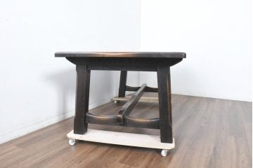 中古　飛騨産業　キツツキ　PROVINCIAL(プロヴィンシャル・プロビンシャル)　どっしりとした佇まいが存在感を放つタバーンテーブル(ダイニングテーブル、4人掛け、6人掛け、作業台)(定価約60万円)(R-083597)
