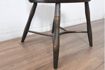 中古　美品　飛騨産業　PROVINCIAL(プロヴィンシャル・プロビンシャル)　キツツキ　オーク材　背板のデザインがおしゃれなボウバックチェア2脚セット(ウィンザーチェア、板座チェア、ダイニングチェア、椅子、イス、ウインザーチェア、バラ売り可能)(定価約35万円)(R-083599)