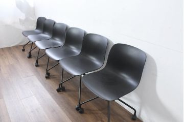 中古　美品　イタリア　マジス(MAGIS)　トロイ 4スター・キャスター(TROY, 4 STAR WHEELS)　マルセル・ワンダース(MARCEL WANDERS)デザイン　 機能性と美しさを兼ね備えたデザインが空間にモダンで軽快な印象を与えるキャスターチェア6脚セット(オフィスチェア、ミーティングチェア、椅子、イス、ダイニングチェア、バラ売り可能)(定価約45万円)(R-083602)