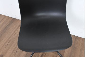 中古　美品　イタリア　マジス(MAGIS)　トロイ 4スター・キャスター(TROY, 4 STAR WHEELS)　マルセル・ワンダース(MARCEL WANDERS)デザイン　 機能性と美しさを兼ね備えたデザインが空間にモダンで軽快な印象を与えるキャスターチェア6脚セット(オフィスチェア、ミーティングチェア、椅子、イス、ダイニングチェア、バラ売り可能)(定価約45万円)(R-083602)
