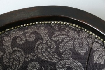 イギリスアンティーク　美品　オーク材　上品なダマスク柄のラウンジチェア　(R-083603)