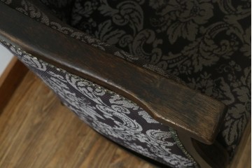 イギリスアンティーク　美品　オーク材　上品なダマスク柄のラウンジチェア　(R-083603)