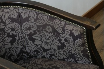 イギリスアンティーク　美品　オーク材　上品なダマスク柄のラウンジチェア　(R-083603)