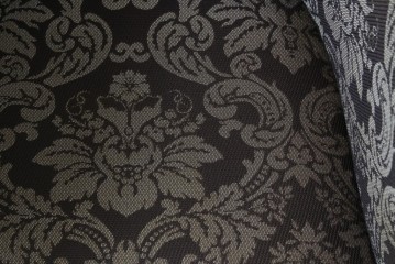 イギリスアンティーク　美品　オーク材　上品なダマスク柄のラウンジチェア　(R-083603)