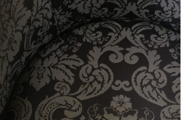 イギリスアンティーク　美品　オーク材　上品なダマスク柄のラウンジチェア　(R-083603)