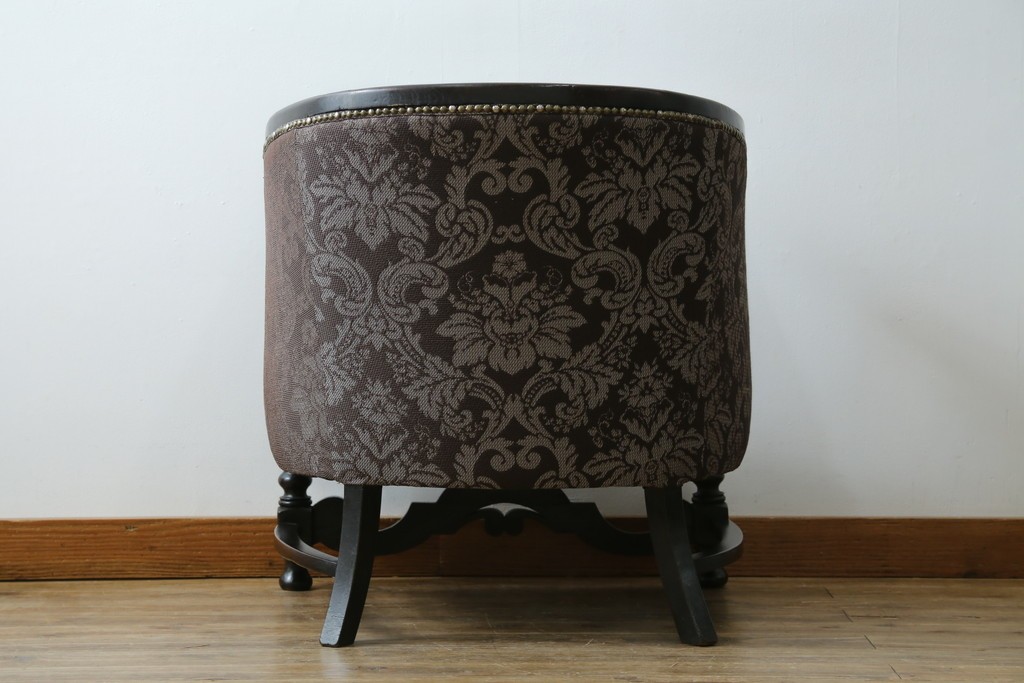 イギリスアンティーク　美品　オーク材　上品なダマスク柄のラウンジチェア　(R-083603)