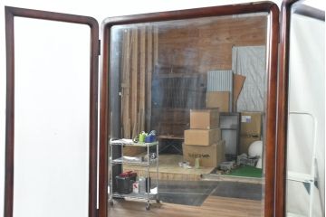 和製アンティーク　希少デザイン　布張りの意匠が空間に温もりを添える古い呉服屋の三面鏡(姿見、店舗什器)(R-083604)