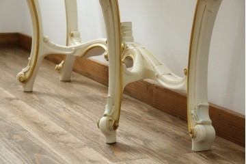 中古　イタリア高級家具　シリック(SILIK)　ロココ調　華やかな空間づくりにおすすめなサイドテーブル　定価約80万円相当　(R-083605)