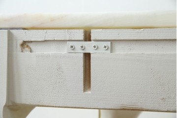 中古　イタリア高級家具　シリック(SILIK)　ロココ調　華やかな空間づくりにおすすめなサイドテーブル　定価約80万円相当　(R-083605)