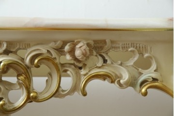 中古　イタリア高級家具　シリック(SILIK)　ロココ調　華やかな空間づくりにおすすめなサイドテーブル　定価約80万円相当　(R-083605)