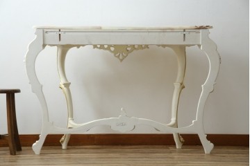 中古　イタリア高級家具　シリック(SILIK)　ロココ調　華やかな空間づくりにおすすめなサイドテーブル　定価約80万円相当　(R-083605)