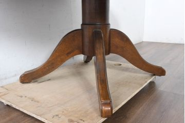中古　美品　三越家具(現カントリーハウス)　Brugge(ブルージュ)　クラシカルな佇まいが魅力の伸長式ラウンドテーブル(ダイニングテーブル、エクステンションテーブル、丸テーブル、4人掛け、2人掛け、4人用、2人用、食卓)(R-083608)
