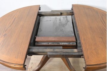中古　美品　三越家具(現カントリーハウス)　Brugge(ブルージュ)　クラシカルな佇まいが魅力の伸長式ラウンドテーブル(ダイニングテーブル、エクステンションテーブル、丸テーブル、4人掛け、2人掛け、4人用、2人用、食卓)(R-083608)