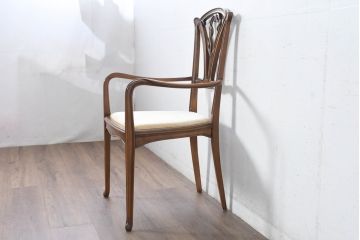 中古　美品　メデア(Medea)　アールヌーボー様式　繊細な彫刻と美しい曲線が魅力的なアームチェア(ダイニングチェア、椅子、イス)(定価約39万円)(R-083610)