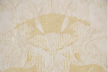 中古　美品　メデア(Medea)　アールヌーボー様式　繊細な彫刻と美しい曲線が魅力的なアームチェア(ダイニングチェア、椅子、イス)(定価約39万円)(R-083610)