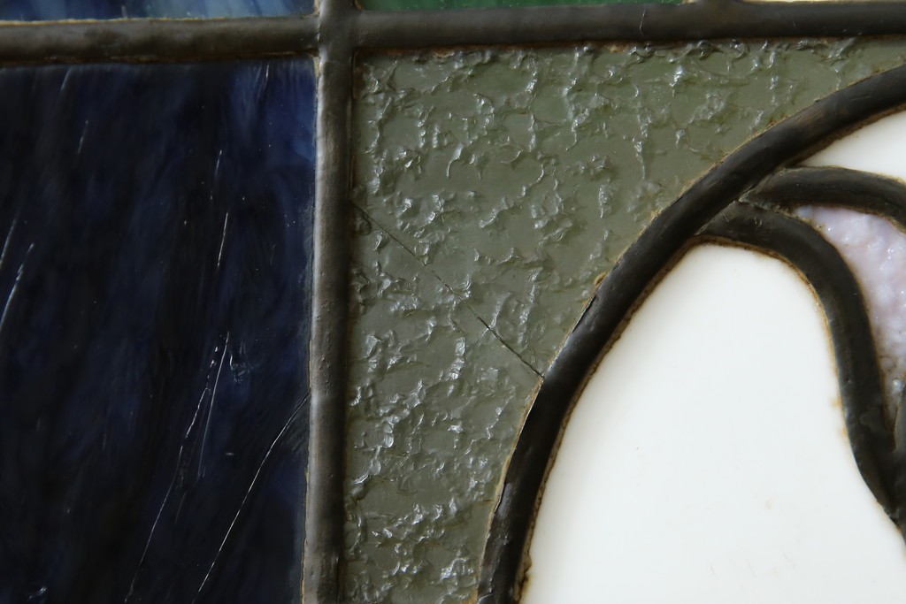 和製アンティーク　大正ロマン　小振りサイズ　透かし彫り入り　優雅な曲線と彩りが空間を華やかに演出する折りたたみ式ステンドグラス衝立て　(R-083611)