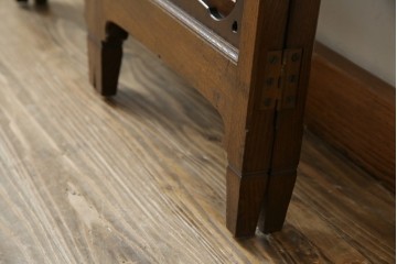 和製アンティーク　大正ロマン　小振りサイズ　透かし彫り入り　優雅な曲線と彩りが空間を華やかに演出する折りたたみ式ステンドグラス衝立て　(R-083611)