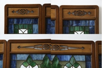 和製アンティーク　大正ロマン　小振りサイズ　透かし彫り入り　優雅な曲線と彩りが空間を華やかに演出する折りたたみ式ステンドグラス衝立て　(R-083611)