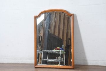 中古　美品　横浜ダニエル(daniel)　上品な木枠が空間に温もりをプラスする壁掛けミラー(壁掛け鏡、ウォールミラー、姿見)(R-083612)