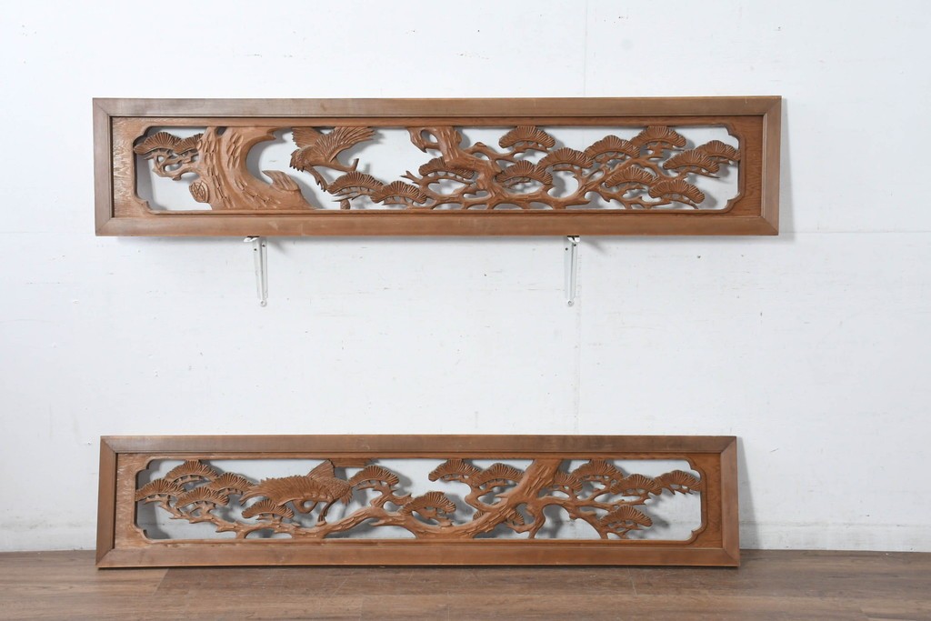 和製ヴィンテージ　昭和中期　松に鶴の図の両面彫刻を施した欄間2枚セット　(R-083615)