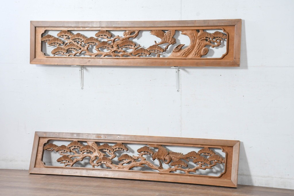 和製ヴィンテージ　昭和中期　松に鶴の図の両面彫刻を施した欄間2枚セット　(R-083615)