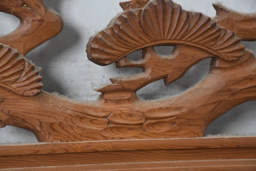 和製ヴィンテージ　昭和中期　松に鶴の図の両面彫刻を施した欄間2枚セット　(R-083615)