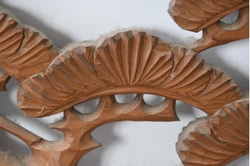 和製ヴィンテージ　昭和中期　松に鶴の図の両面彫刻を施した欄間2枚セット　(R-083615)