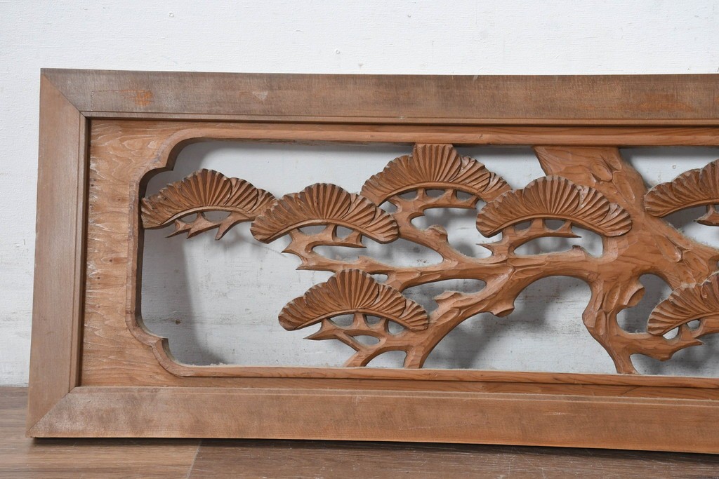 和製ヴィンテージ　昭和中期　松に鶴の図の両面彫刻を施した欄間2枚セット　(R-083615)