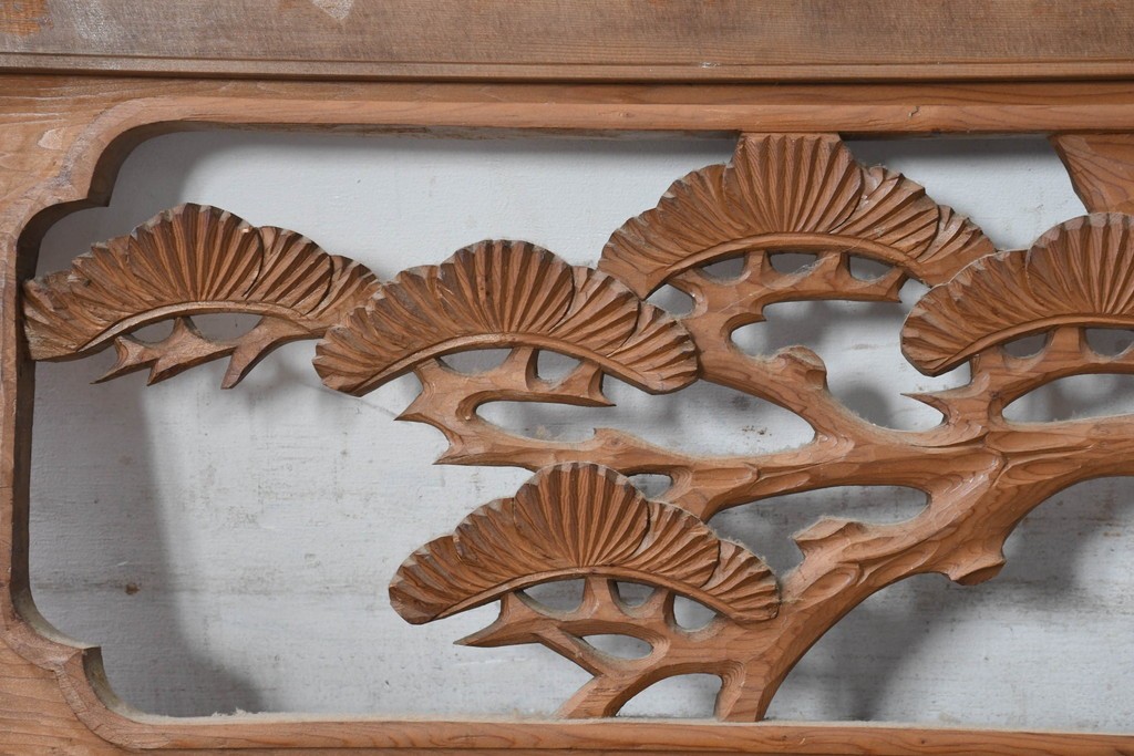 和製ヴィンテージ　昭和中期　松に鶴の図の両面彫刻を施した欄間2枚セット　(R-083615)