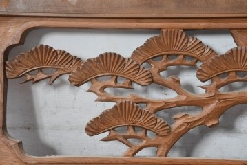 和製ヴィンテージ　昭和中期　松に鶴の図の両面彫刻を施した欄間2枚セット　(R-083615)