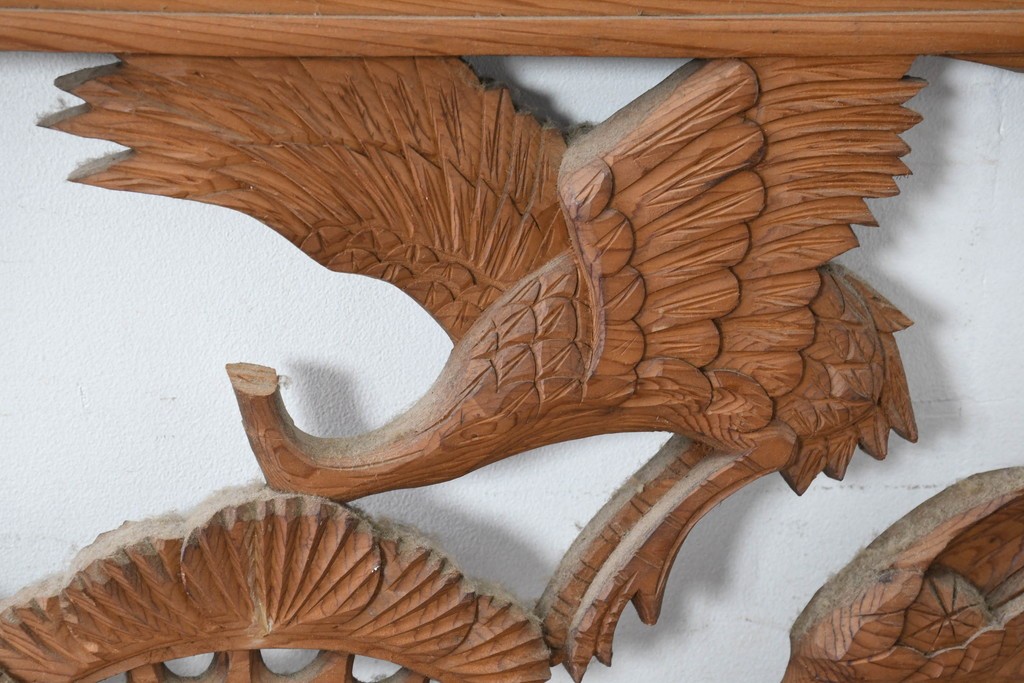 和製ヴィンテージ　昭和中期　松に鶴の図の両面彫刻を施した欄間2枚セット　(R-083615)