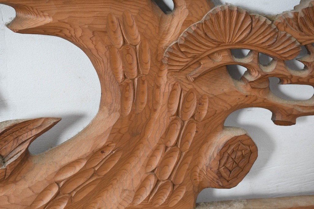 和製ヴィンテージ　昭和中期　松に鶴の図の両面彫刻を施した欄間2枚セット　(R-083615)