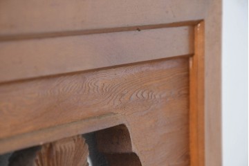 和製ヴィンテージ　昭和中期　松に鶴の図の彫刻を施した両面彫刻の欄間2枚セット　(R-083616)