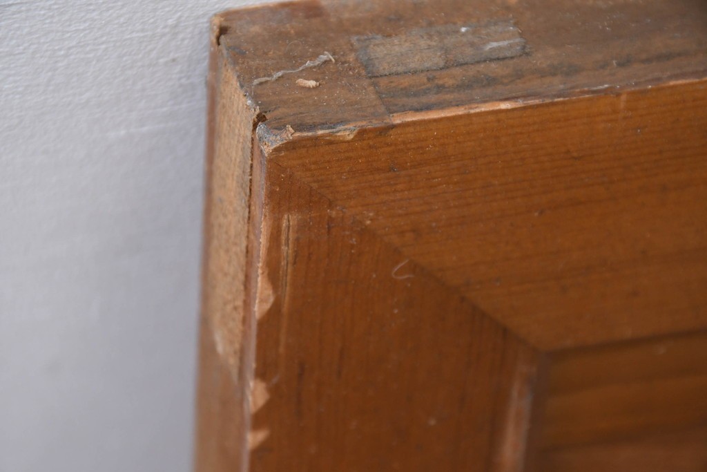 和製ヴィンテージ　昭和中期　松に鶴の図の彫刻を施した両面彫刻の欄間2枚セット　(R-083616)