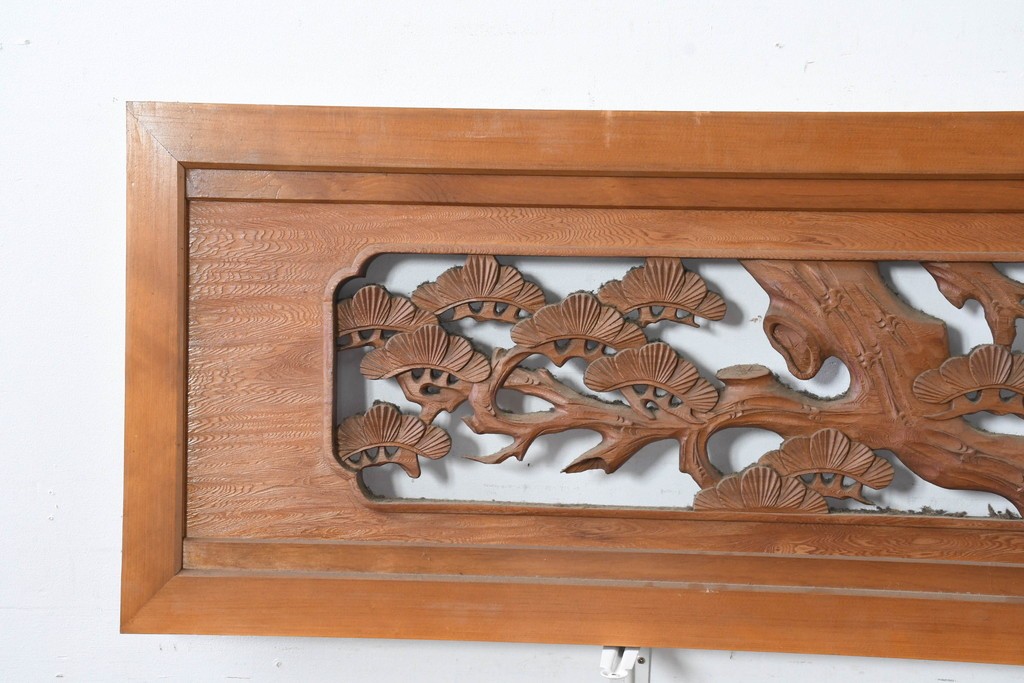 和製ヴィンテージ　昭和中期　松に鶴の図の彫刻を施した両面彫刻の欄間2枚セット　(R-083616)