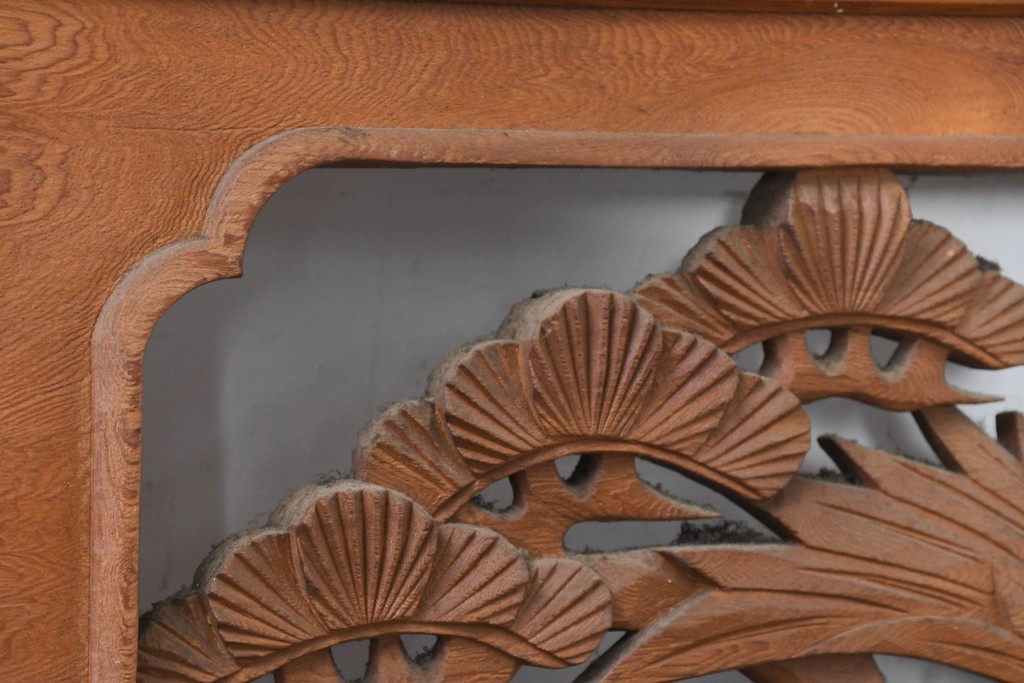 和製ヴィンテージ　昭和中期　松に鶴の図の彫刻を施した両面彫刻の欄間2枚セット　(R-083616)