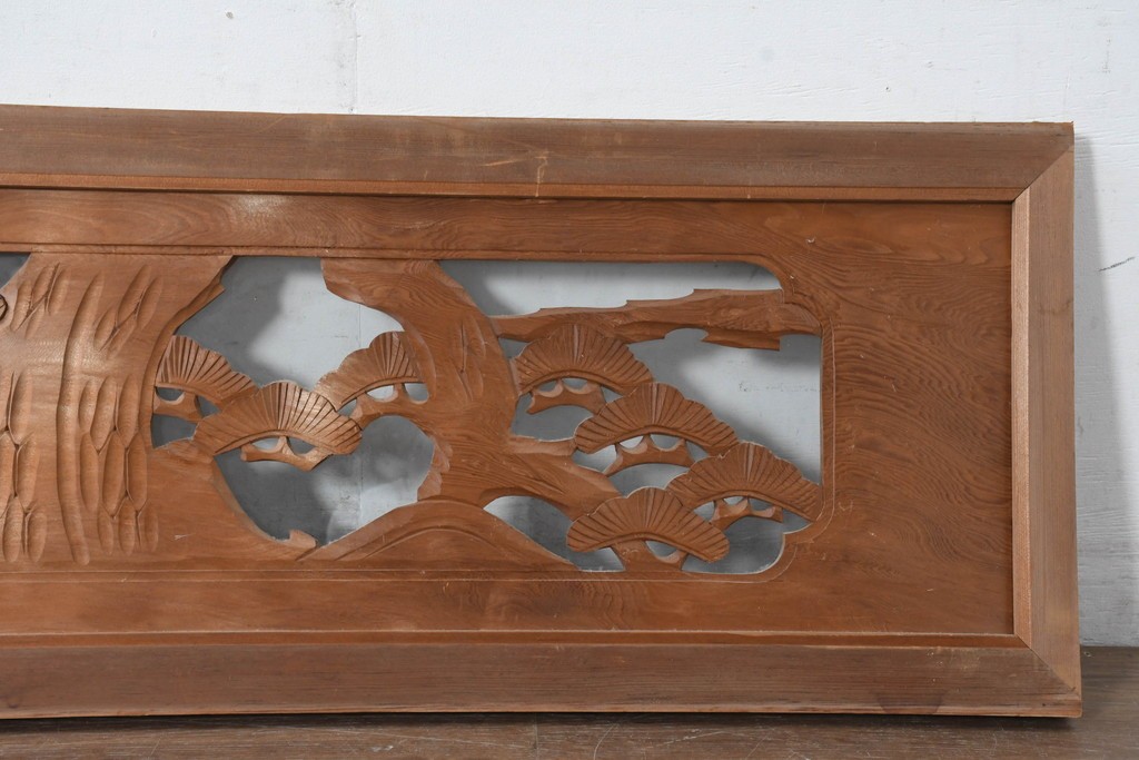 和製ヴィンテージ　昭和中期　松竹梅の縁起物の彫刻を施した片面ガラスの欄間2枚セット　(R-083617)