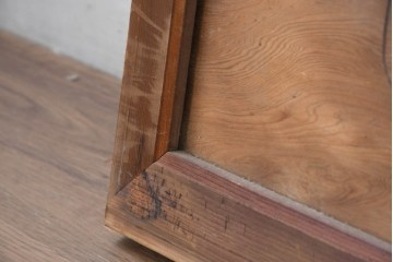 和製ヴィンテージ　昭和中期　松竹梅の縁起物の彫刻を施した片面ガラスの欄間2枚セット　(R-083617)