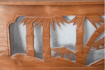 和製ヴィンテージ　昭和中期　松竹梅の縁起物の彫刻を施した片面ガラスの欄間2枚セット　(R-083617)