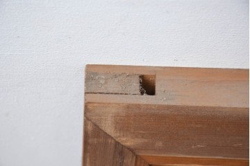 和製ヴィンテージ　昭和中期　松竹梅の縁起物の彫刻を施した片面ガラスの欄間2枚セット　(R-083617)