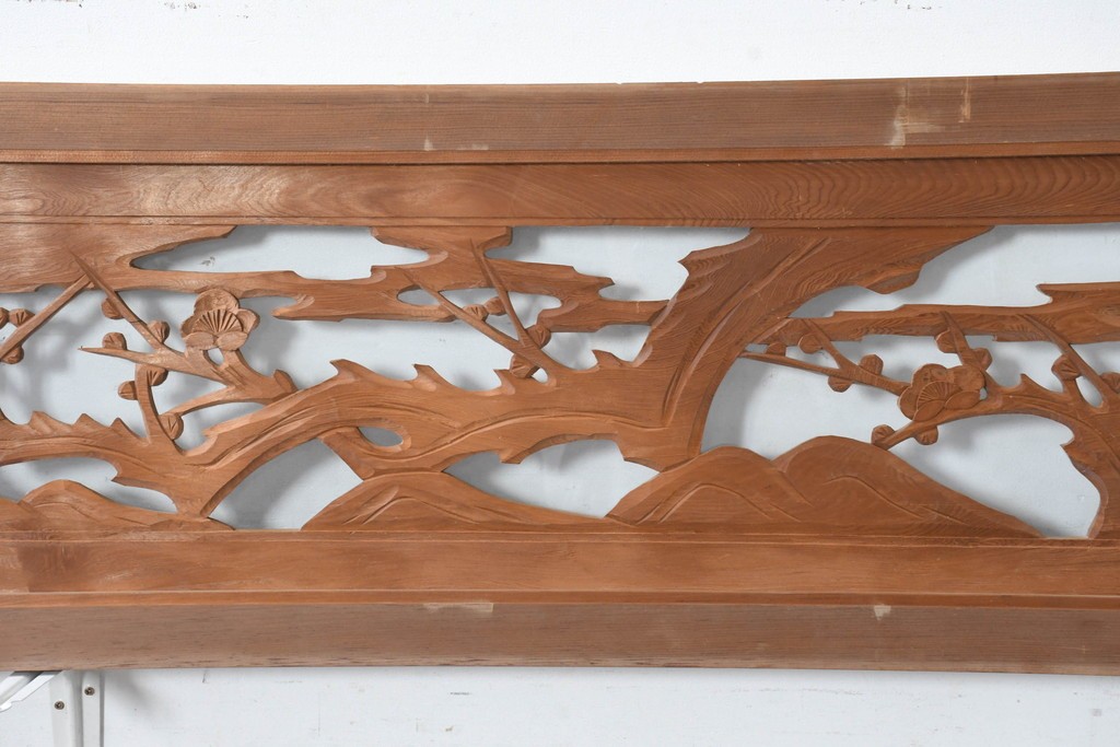 和製ヴィンテージ　昭和中期　松竹梅の縁起物の彫刻を施した片面ガラスの欄間2枚セット　(R-083617)